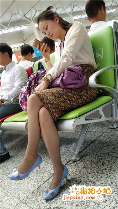 4k超清，复古裙长腿知性美腿少妇