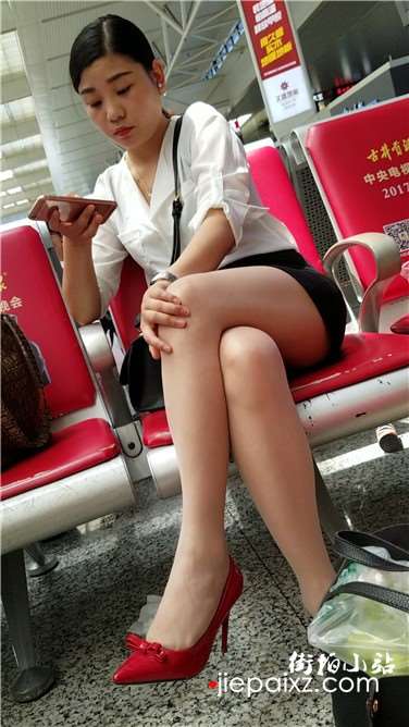 4k超清，极品艳丽红高跟美足白衬衫小姐姐