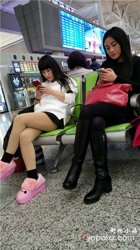 4k-候车室拍摄黑丝美腿女神姐姐