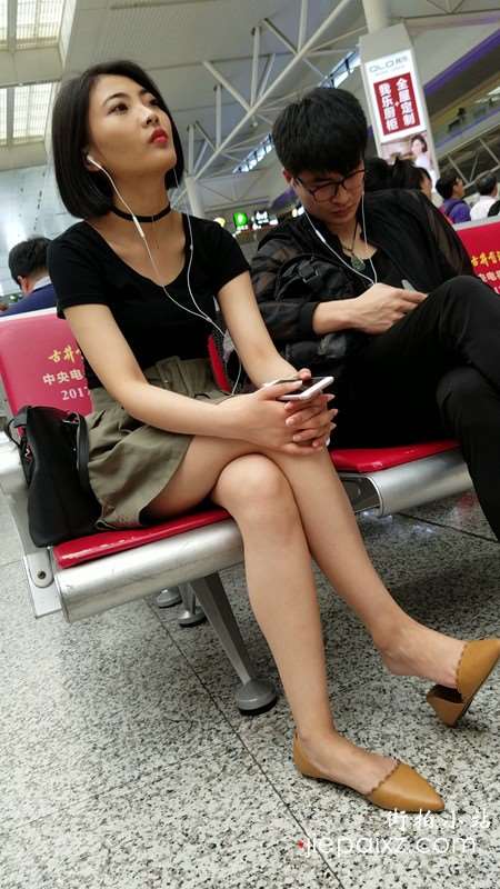 4k视频，气质裸腿漂亮御姐范女神姐姐