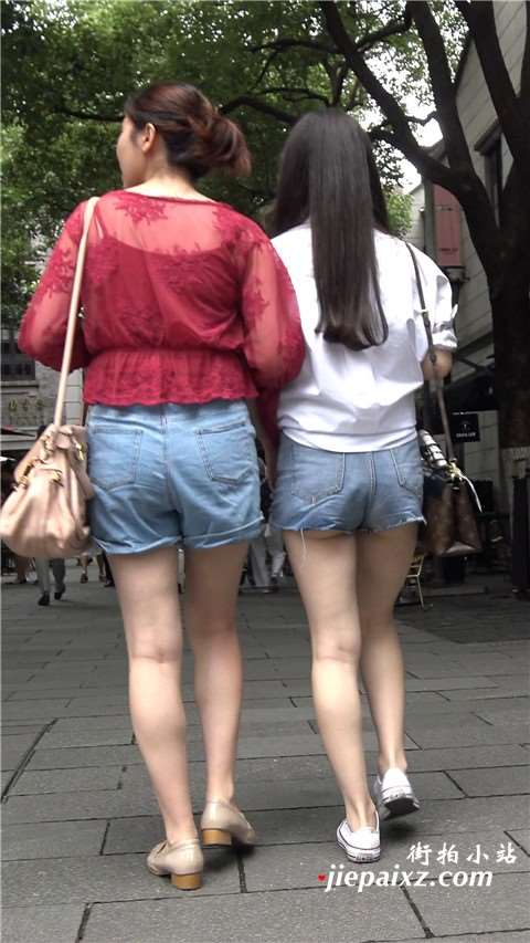 4K 街拍热裤月牙臀美腿年轻姑娘  [1.27 GB]