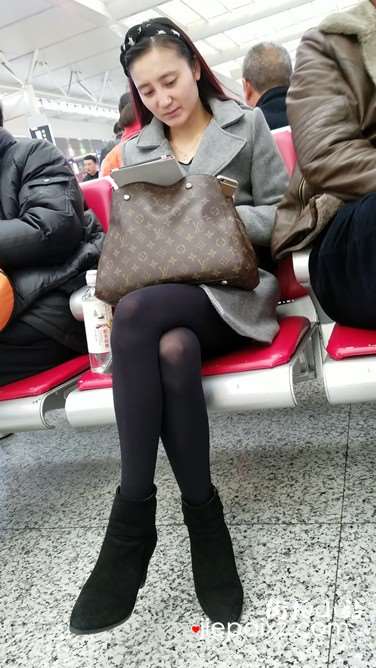 4k超清，微笑甜美街拍黑丝大美女