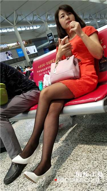 4k超清，极具气质的黑丝高跟鞋包臀裙美少妇