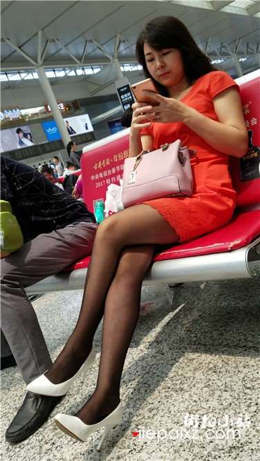 4k超清，极具气质的黑丝高跟鞋包臀裙美少妇