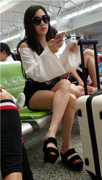 4k超清，极品气质抹胸美丽女孩，墨镜很酷哦