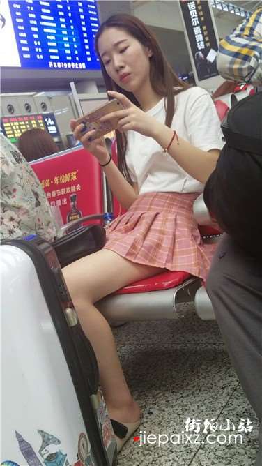4k超清，极品气质长腿粉裙美眉