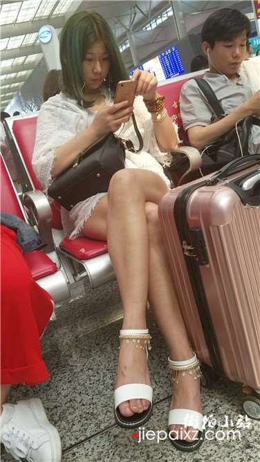 4k超清，白皙长腿苗条美眉