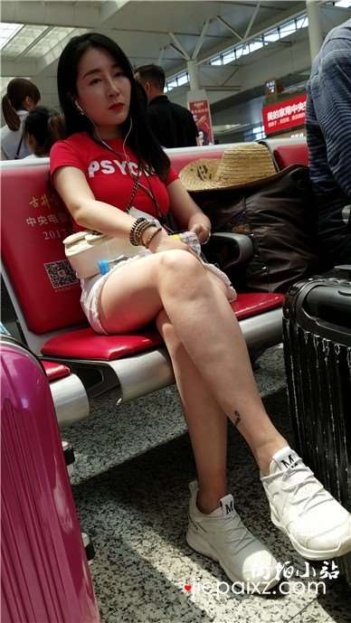 4k-运动鞋大长腿丰满女神姐姐