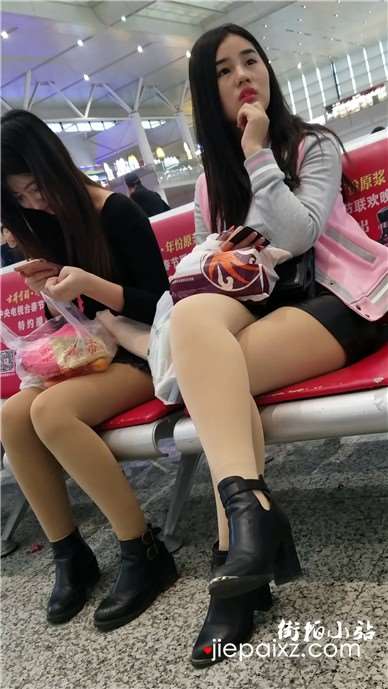 4k-极品肉丝袜打底裤高颜值美眉