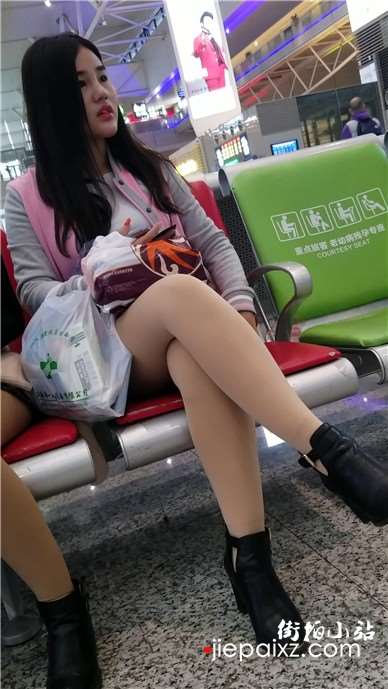4k-极品肉丝袜打底裤高颜值美眉