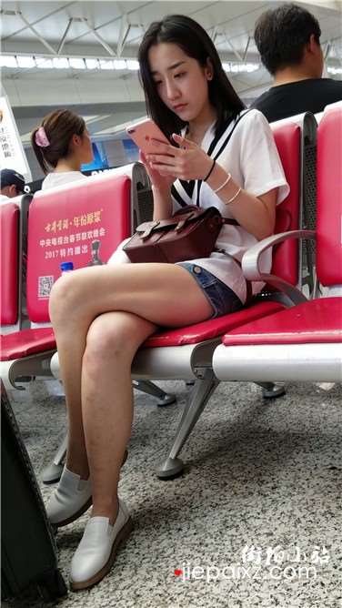 4k超清，热裤美腿清秀美女小姐姐