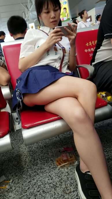 4K - 超短裙美腿小姐姐真甜美