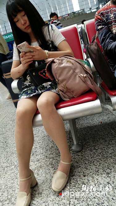 4k超清，连衣裙肉丝袜美腿美眉