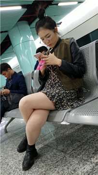 4k超清，极品美腿丸子头美女