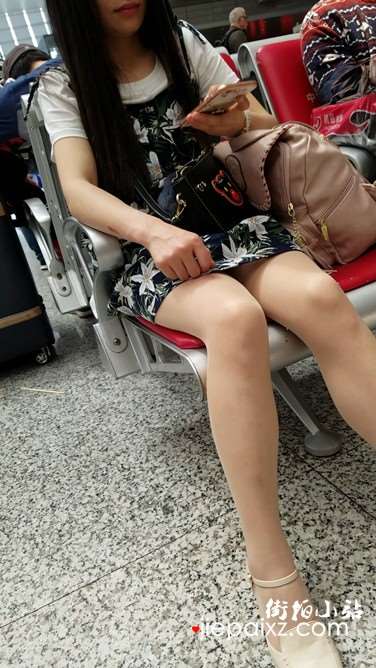 4k超清，连衣裙肉丝袜美腿美眉