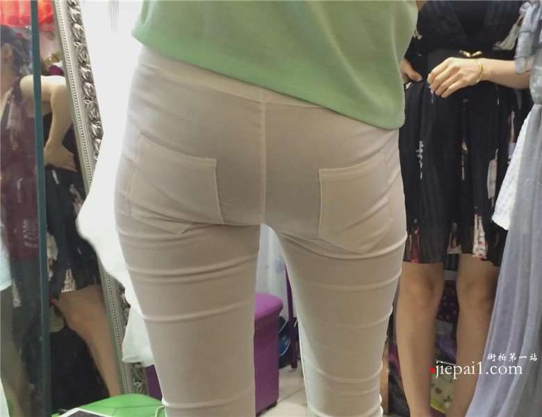 超长视频，跟着紧身白裤美臀少妇逛服装店 [3.24 GB]