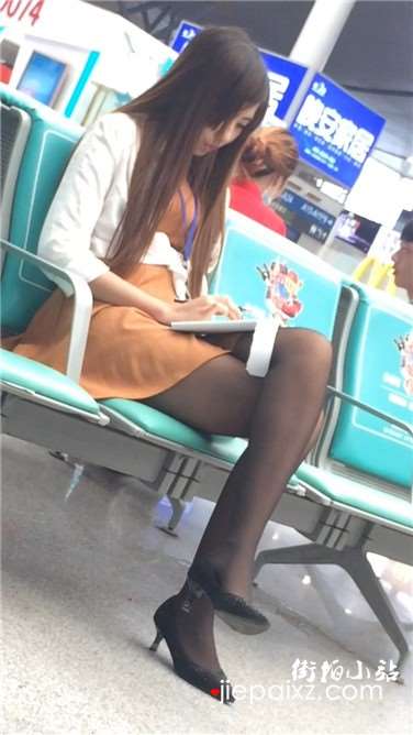 超长视频，完美身材黑丝袜尖嘴高跟性感美女
