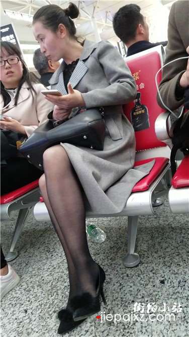 4k超清，性感黑丝苗条知性美女，身材样貌一样不差