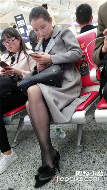 4k超清，性感黑丝苗条知性美女，身材样貌一样不差