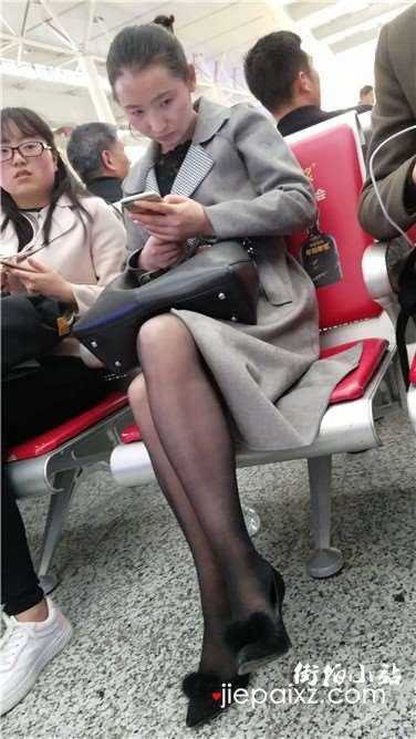 4k超清，性感黑丝苗条知性美女，身材样貌一样不差