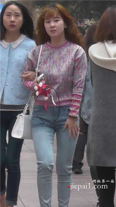 紧身蓝牛高跟苗条妹子超级甜美可爱 [3.16 GB]