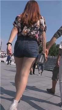 街拍肉丝袜美腿翘臀牛仔热裤美女 [2.00 GB]