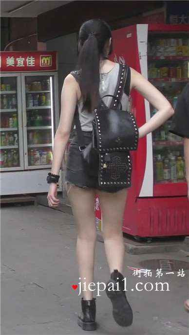 街拍极品大长腿高妹，这身高找男友都有压力 [2.52 GB]