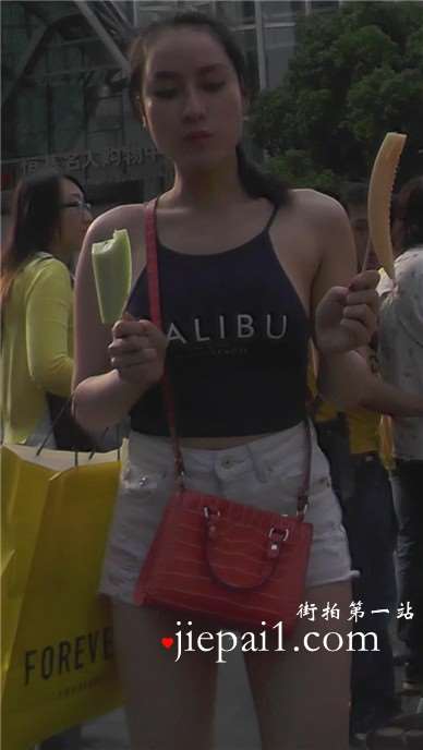 极品好身材颜值爆表的女神逛街买买买 [3.00 GB]