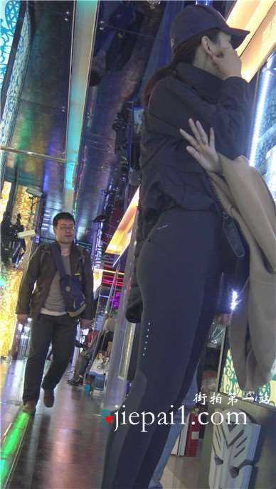 4k-极品圆臀长腿紧身裤美女（上）[1.79 GB]