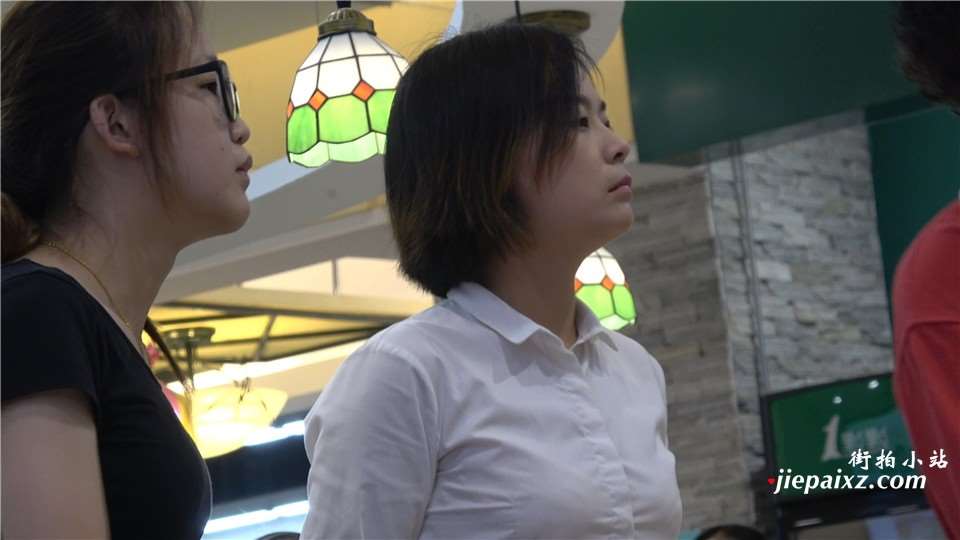4K 白衬衫制服黑色高跟美足姐姐 [1.37 GB]