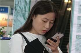4K 凉高跟高颜值街拍美女 [3.48 GB]