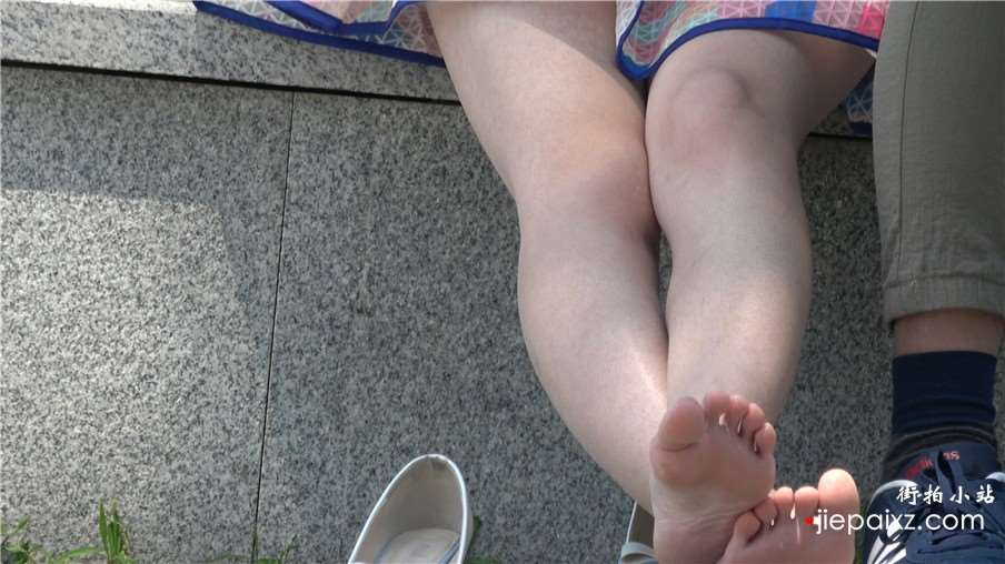 4k-公园小情侣玩自拍