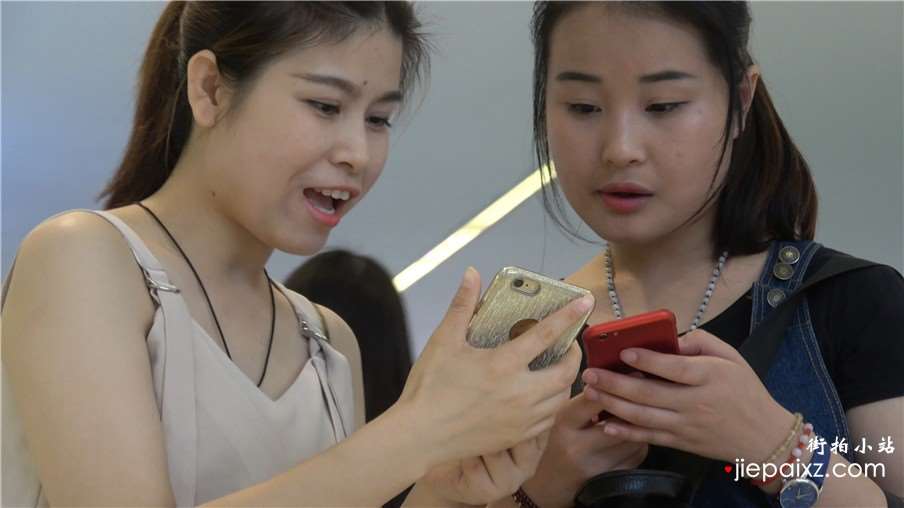 4k-丝袜美足高跟、年轻的少妇