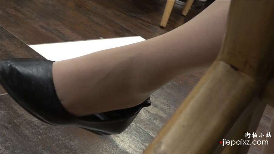 4k-超近特写制服丝袜美腿肉肉的美女