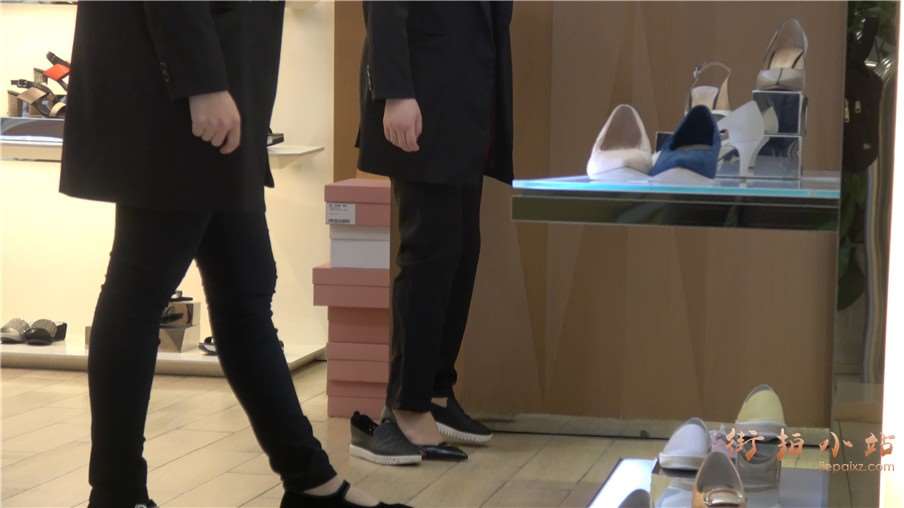 4k-鞋店试高跟鞋街拍美足