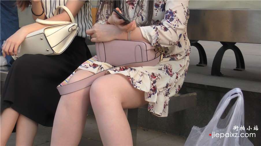 4k-极品粉嫩美腿玉足，味道一定棒极了