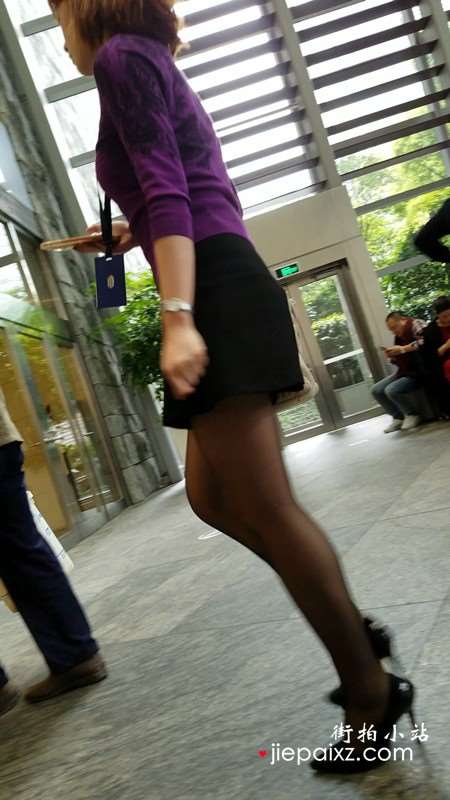 4K-街拍极品黑丝高跟鞋短裙性感美少妇