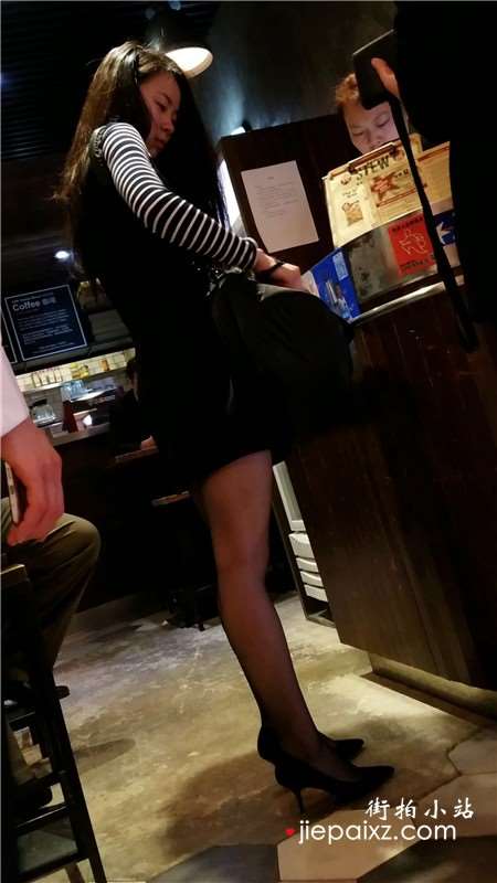 4K-短裙黑丝高跟鞋极品街拍美女视频