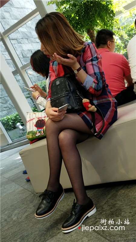 4k-性感的黑丝街拍美腿气质美颜美女