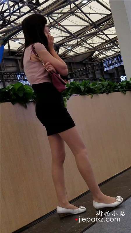 4k-超性感粉衣包臀裙街拍肉丝美腿