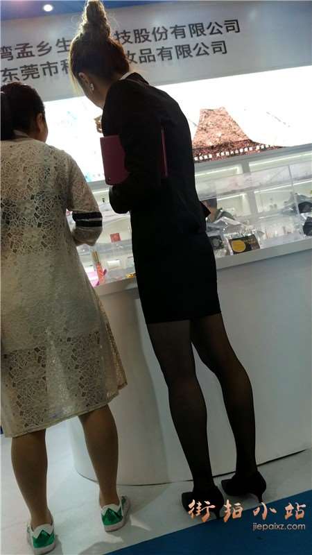 4k-OL制服黑丝美腿高跟鞋街拍美女
