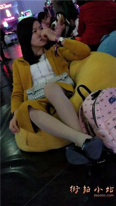 4k-肉丝美腿毛呢外套性感美女