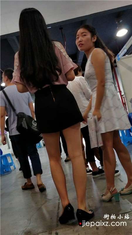 4k-粉色衬衫短裙美腿街拍美女