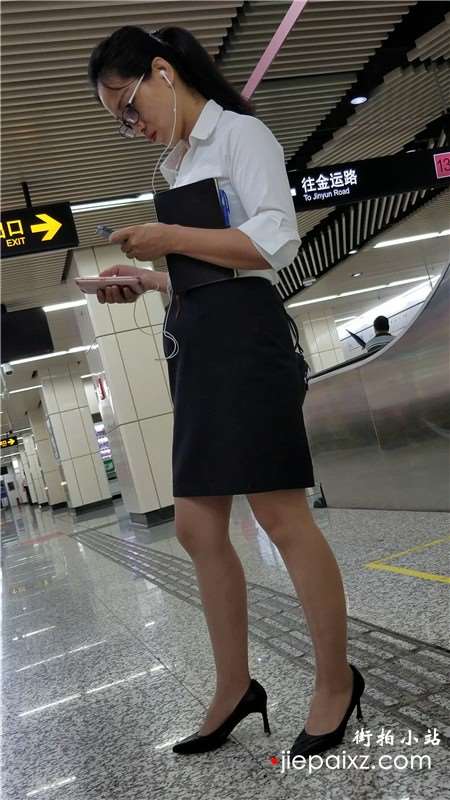 4k-OL白衬衫短裙制服街拍高跟美女