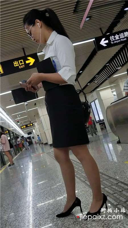 4k-OL白衬衫短裙制服街拍高跟美女