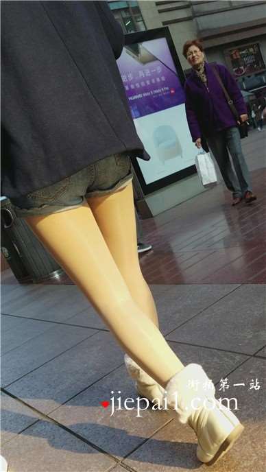 4k-大冬天的逛街偶遇极品美腿漂亮美女