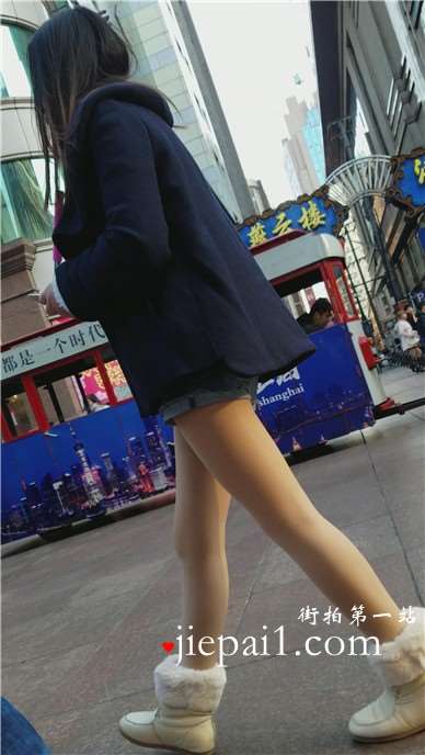 4k-大冬天的逛街偶遇极品美腿漂亮美女