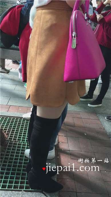 美腿美裙肉丝美眉。