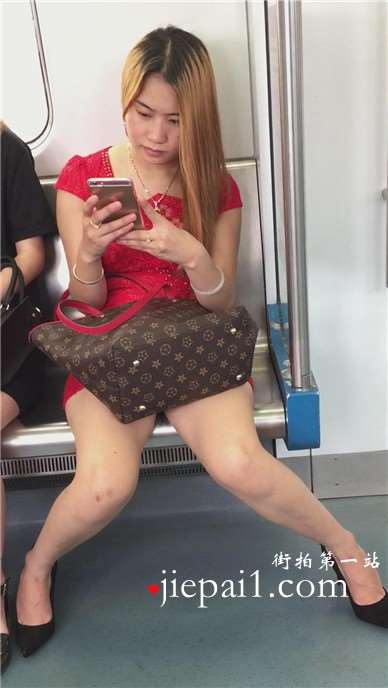 长腿高跟红色连衣裙美女
