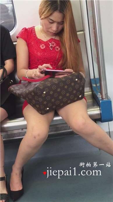 长腿高跟红色连衣裙美女
